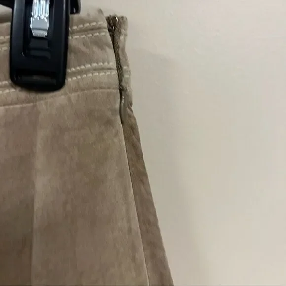 Loft NWT tan suede knee length skirt.  Size 4 - Picture 3 of 5
